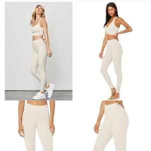 ALO YOGA
HIGH WIAST CARGO LEGGING - BONE XS